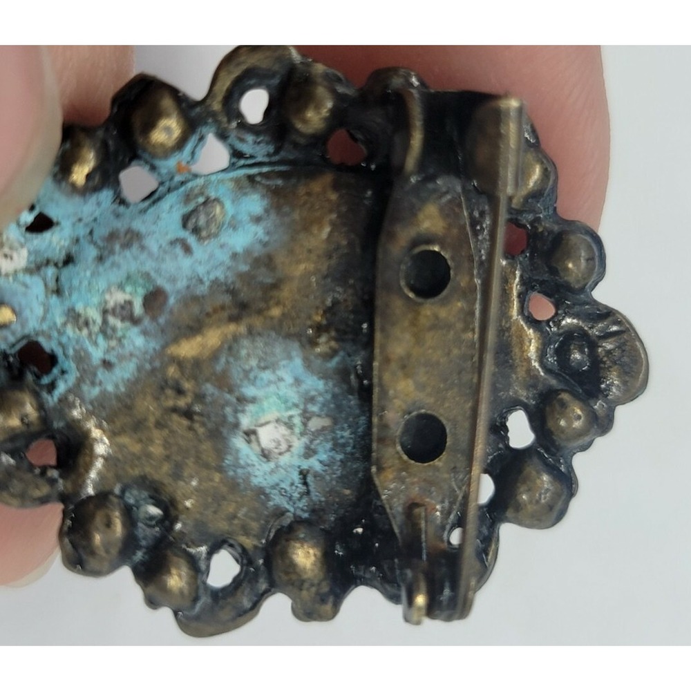 Vintage Blue And White Cameo Brooch Pin With Dark Blue Stones has Damage - Picture 9 of 10